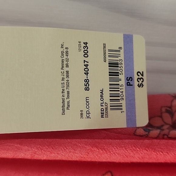 Summer Floral Tank. NWT - Picture 4 of 5